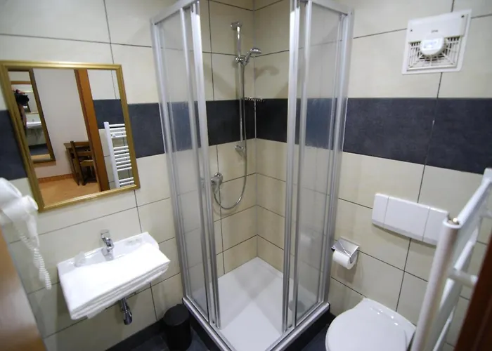 3 Gemsen 公寓式酒店 3*